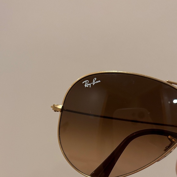 Ray-Ban aviator sunglasses - Gold Frame with Brown Lenses - Picture 3 of 3